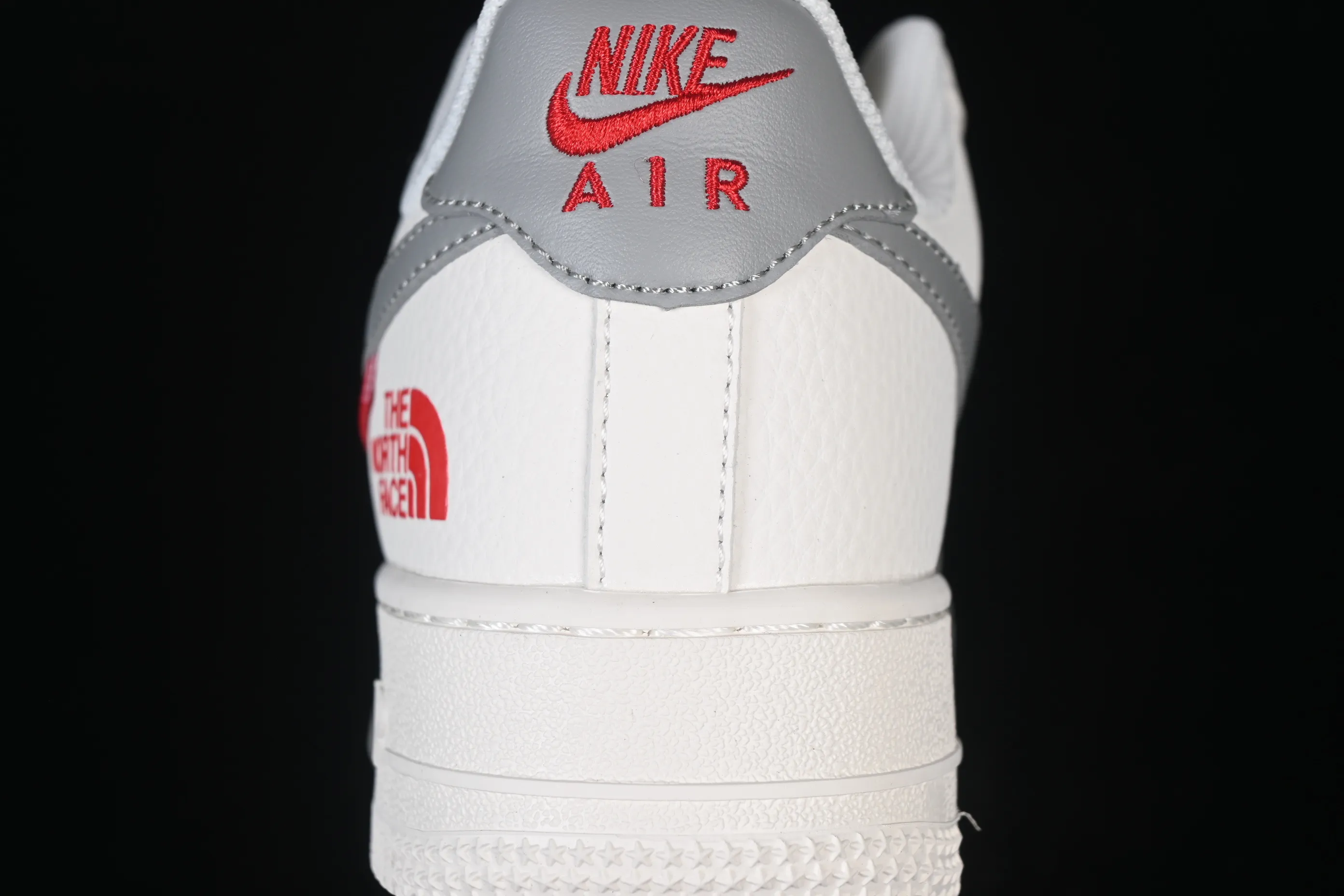 All categories Nk Air Force 1 Air Force series Nk Air Force 1 Low Air Force low top Nike Air Force 1'07 Low North Face co-branded beige gray red label Air Force 1 low top casual sneakers MM3399-802